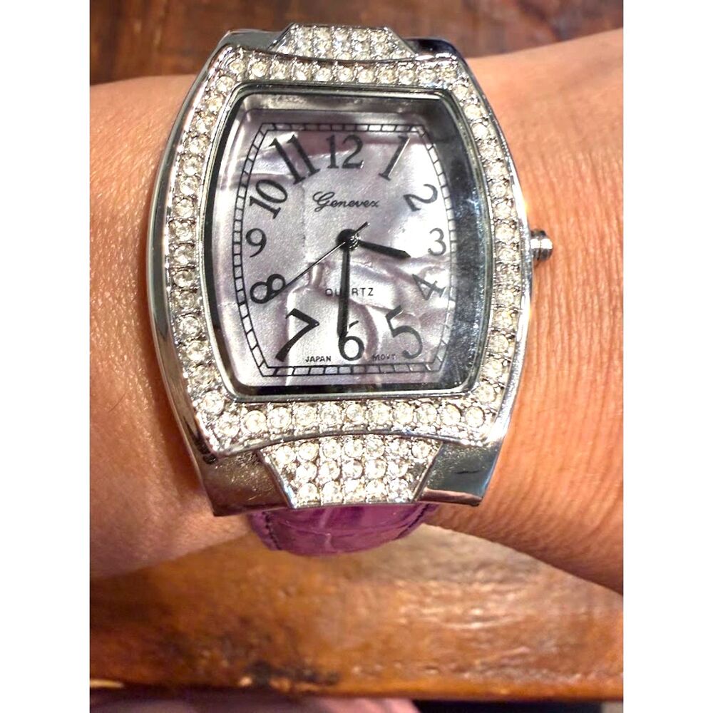 Genevex women's quartz wristwatch